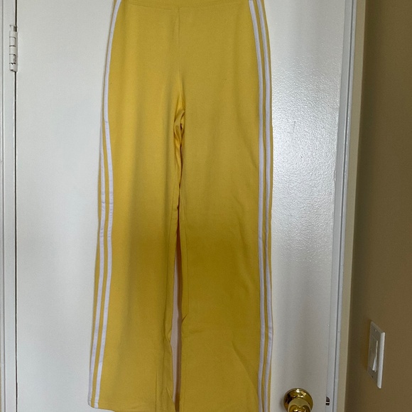 G.W. Sport Activewear Set - Picture 3 of 5